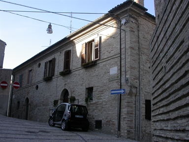 Palazzetto in Via Consorti